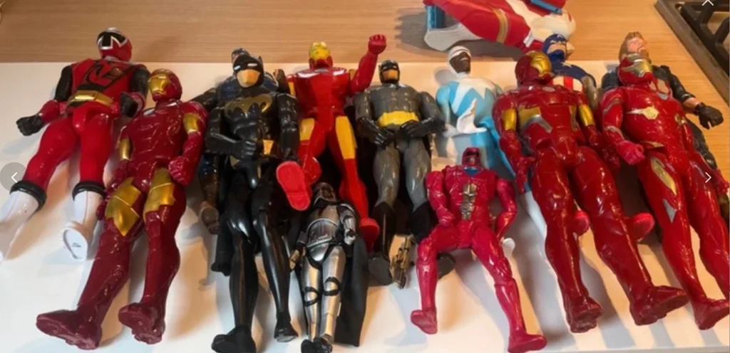 Lot de 13 figurines